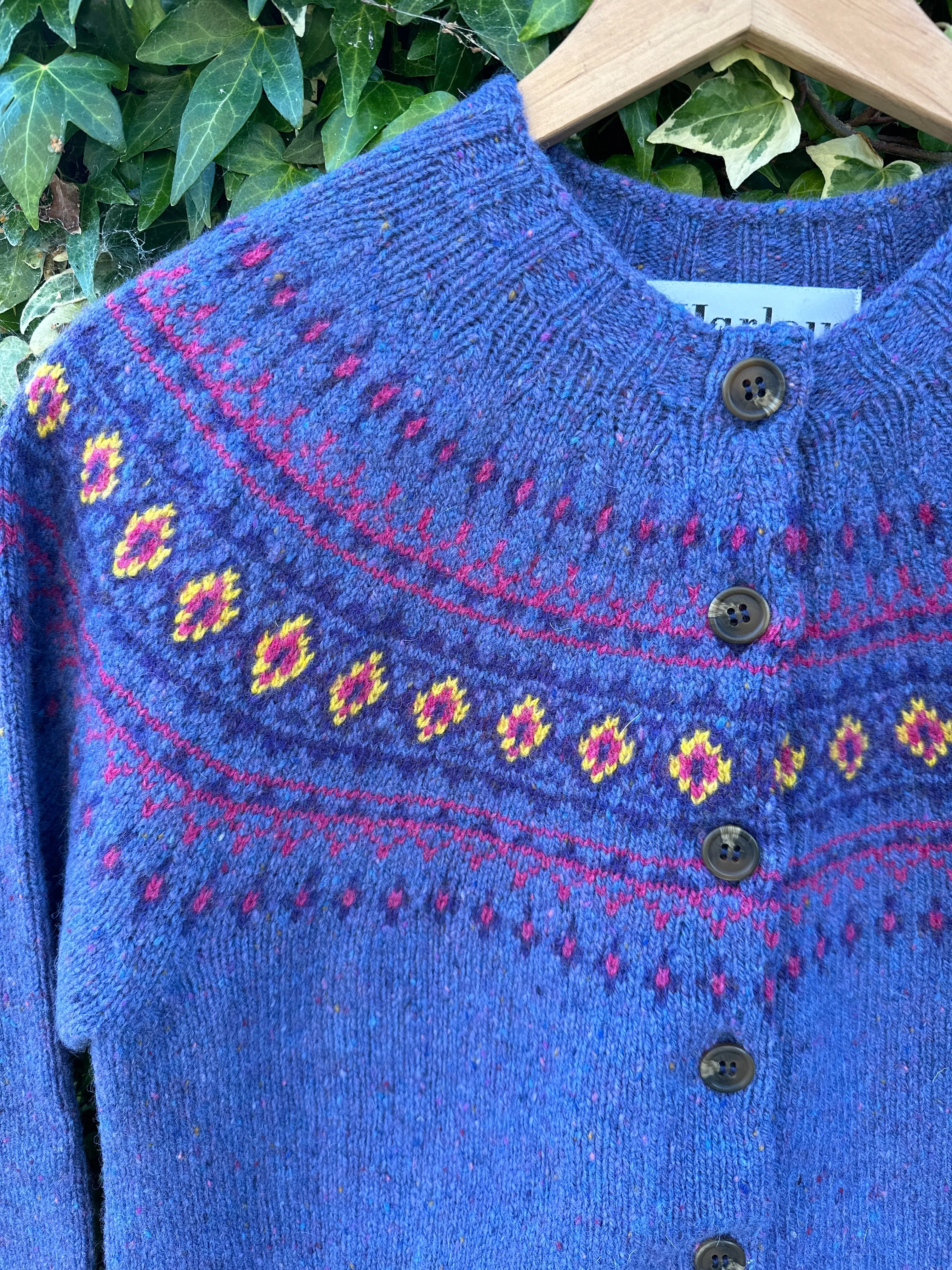 Harley Of Scotland Cardigan in Vatersay