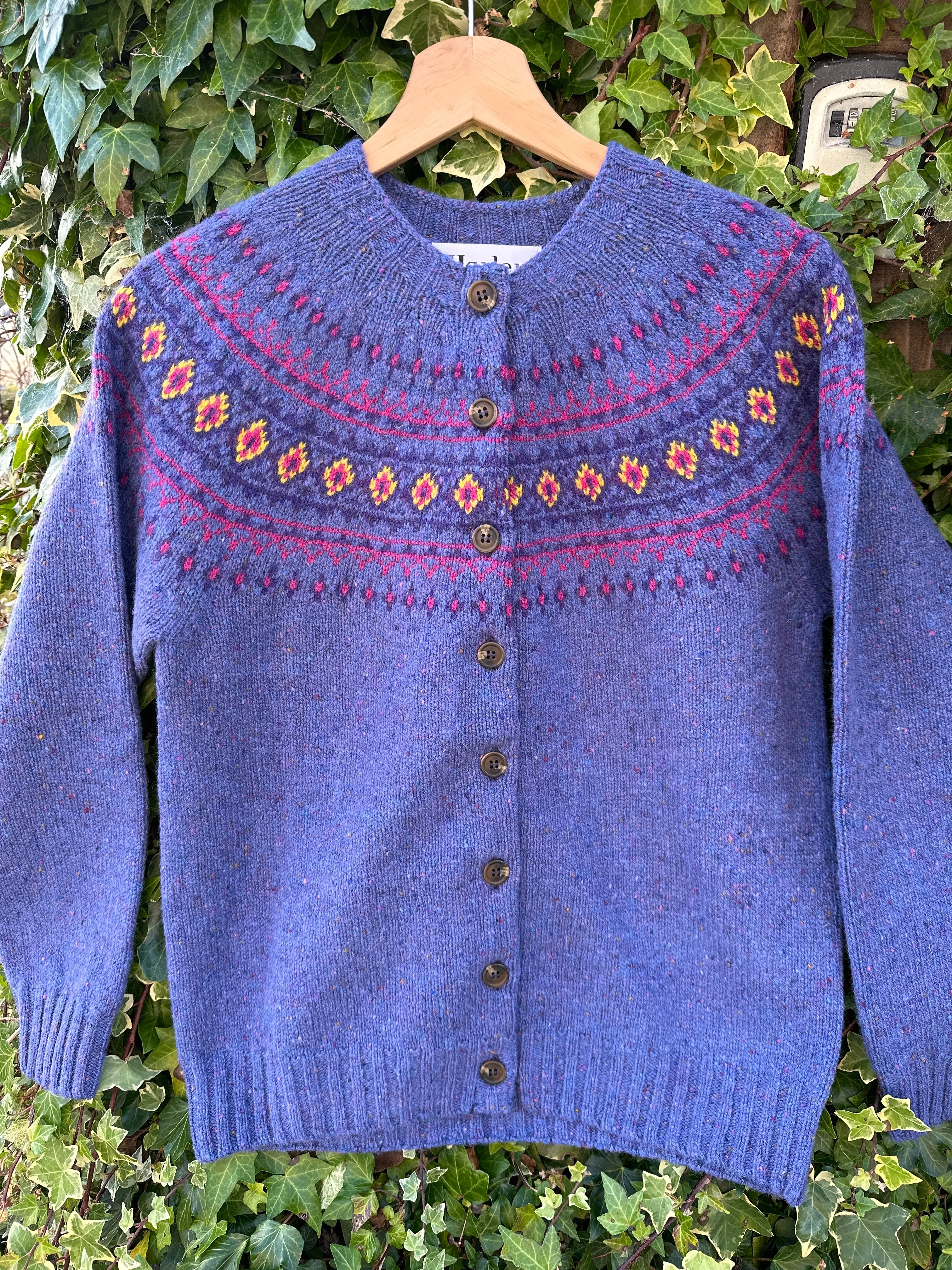 Harley Of Scotland Cardigan in Vatersay