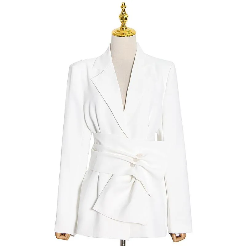 Luxury classsy white blazers with Belt